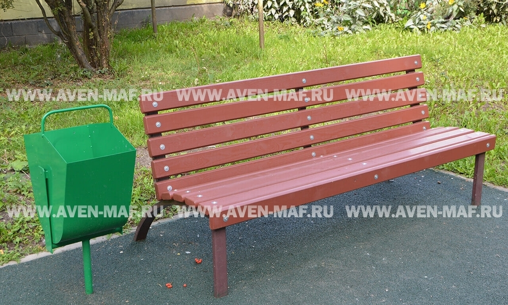 Скамейка на металлическом каркасе