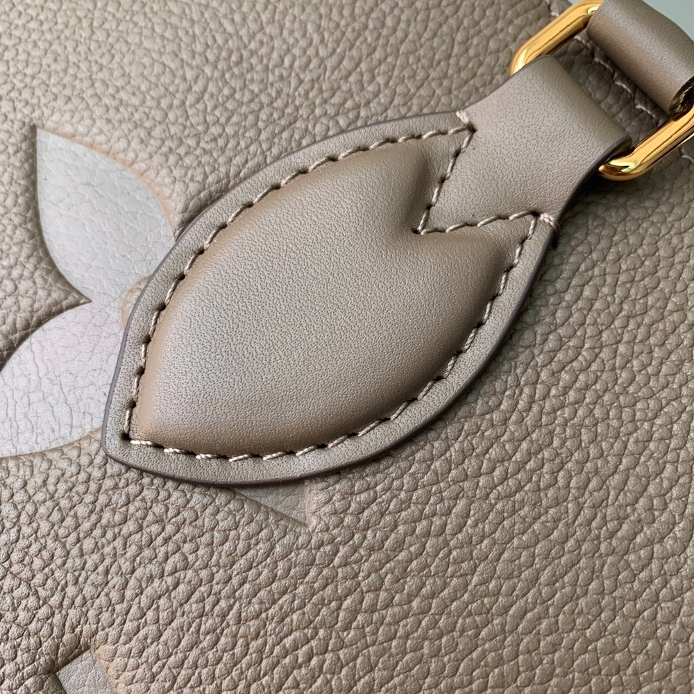 Louis Vuitton OnTheGo MM