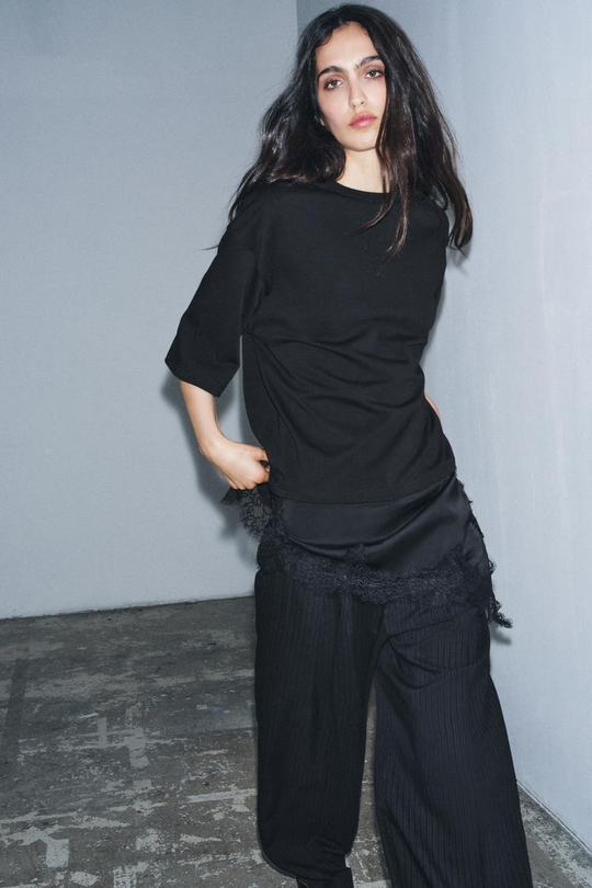 ZARA КОМБИНИРОВАННАЯ ФУТБОЛКА С КРУЖЕВОМ, ЧЕРНЫЙ