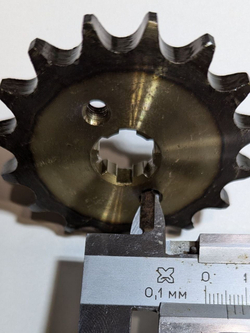 - Звезда ведущая передняя скоростная 428 - 16 для мотоцикла с валом 17 мм, сталь