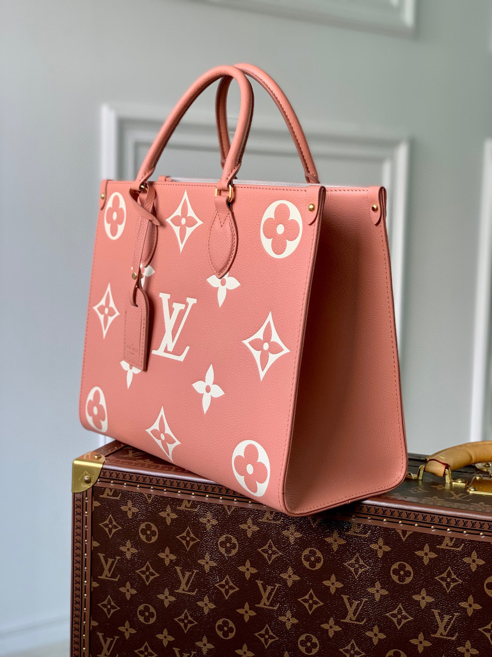 Louis Vuitton OnTheGo MM