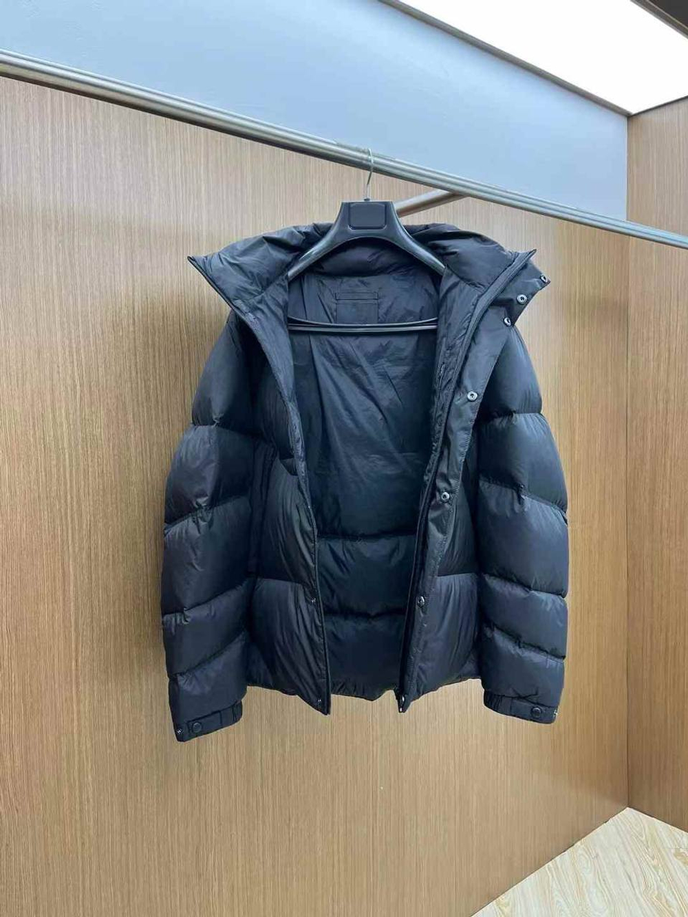 Пуховик Prada