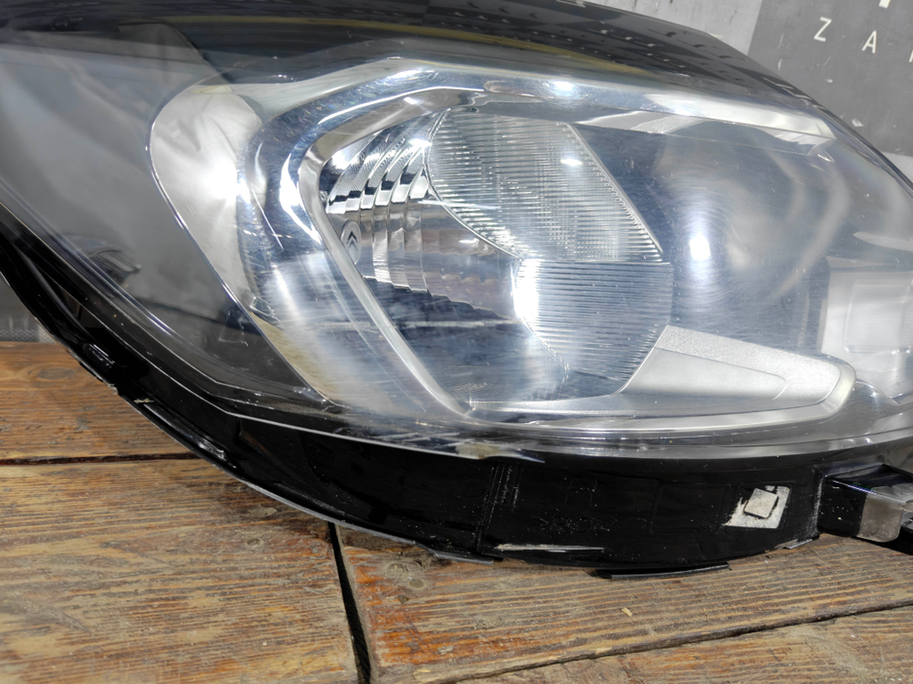 Фара правая Citroen C4 2 15-нв Б/У Оригинал 9814585880
