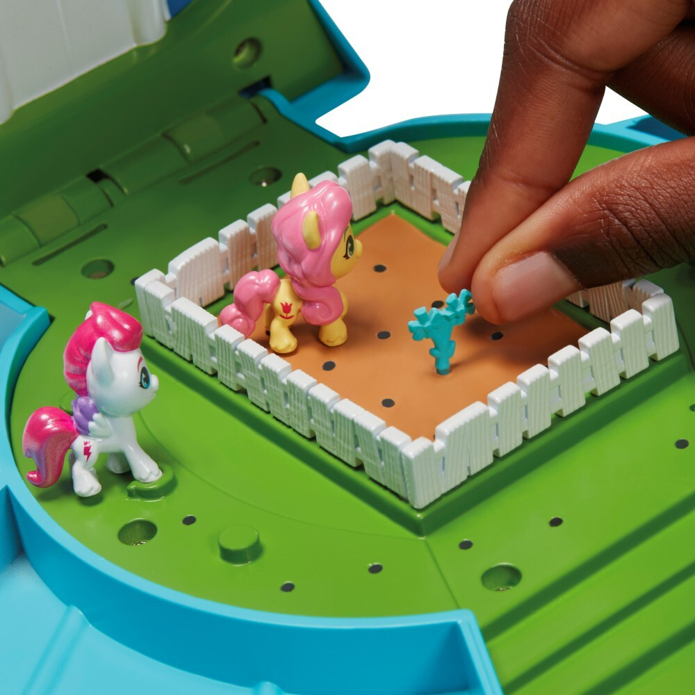 My Little Pony - Набор хрустальных фонарей для пони Mini World Magic + 5 фигурок F3875 / артикул   F3875  / GTIN 5010994117900