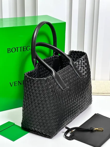 Cabat сумка-тоут Bottega Venetta Intrecci, чёрная