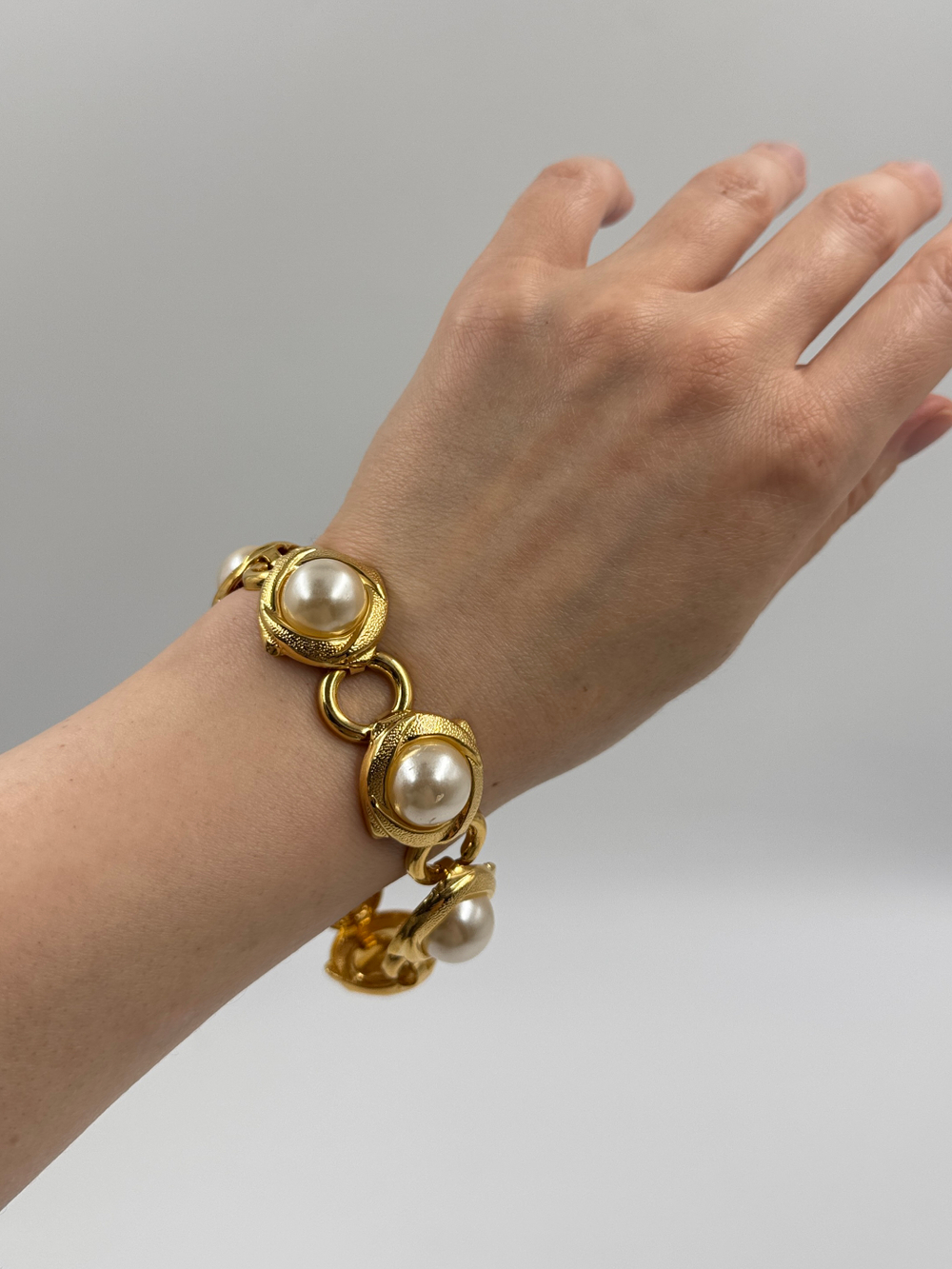 Браслет с «жемчугом»