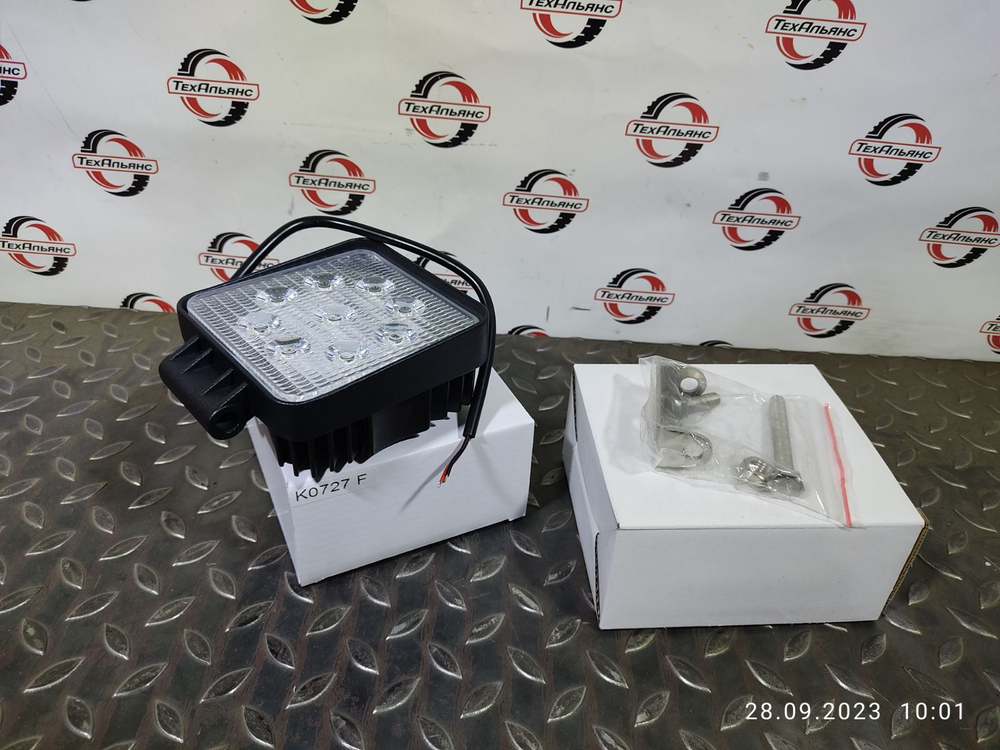 Фара рабочего освещения светодиодная DA1007-27W