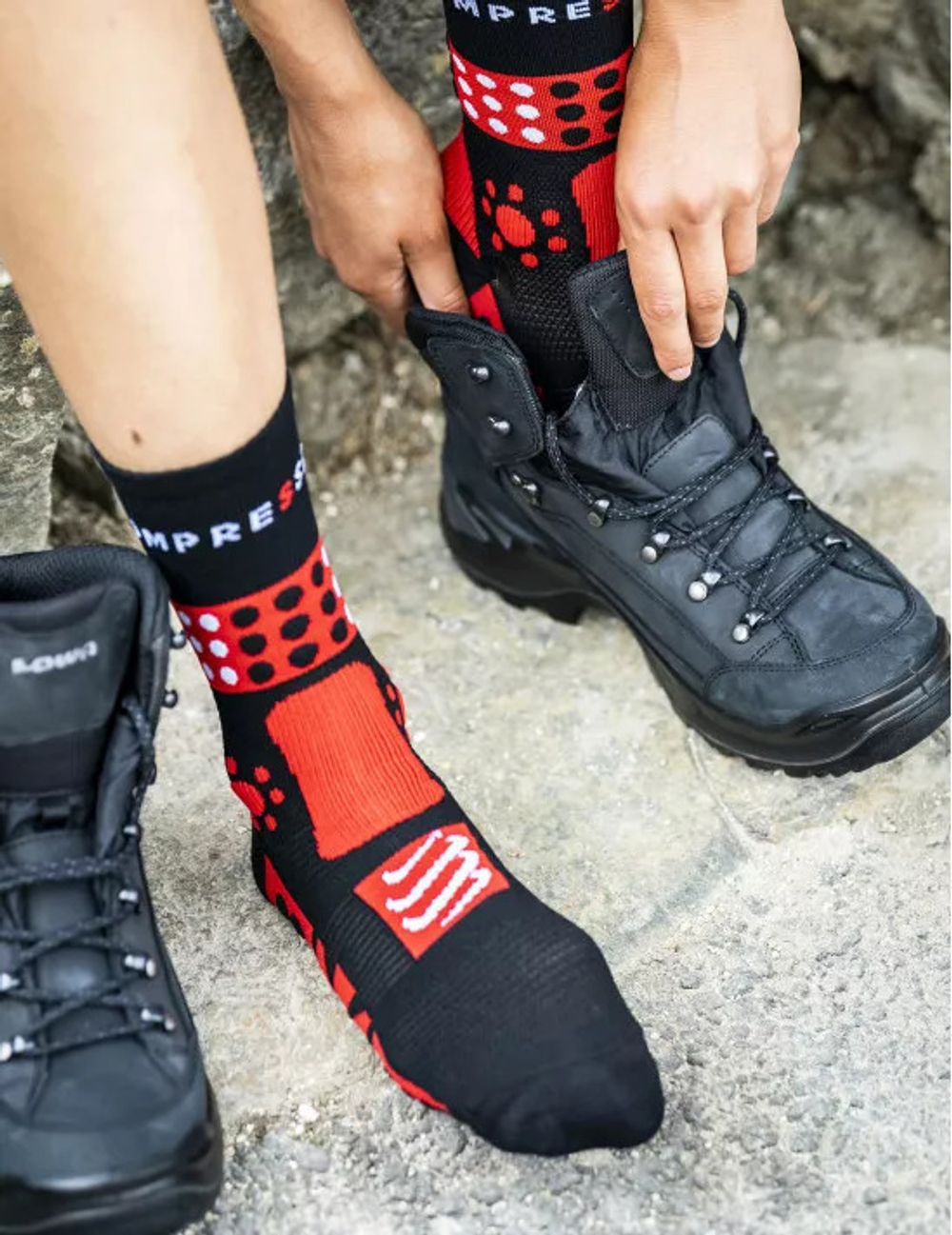 Носки Trekking Black/Core-Red/White)