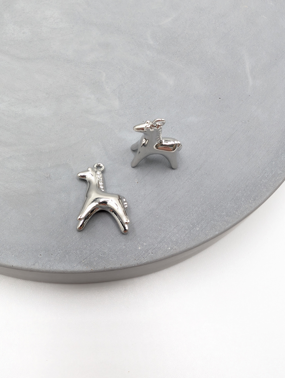 Подвеска лошадка