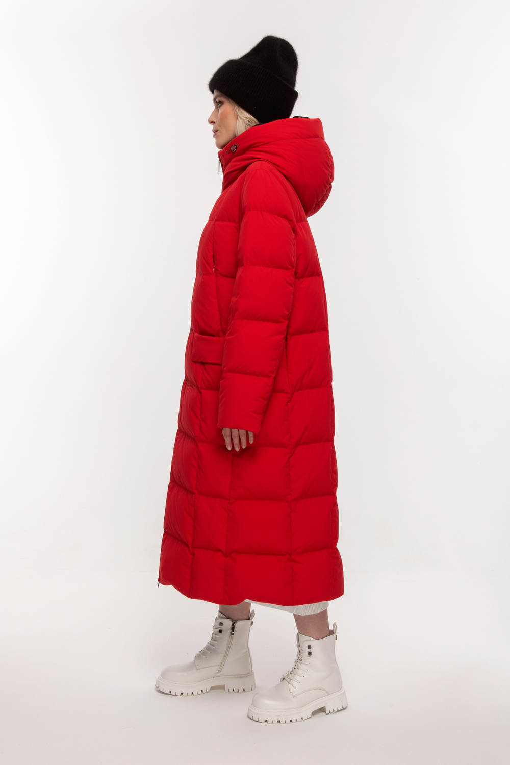 216.W22.003 пальто женское RED