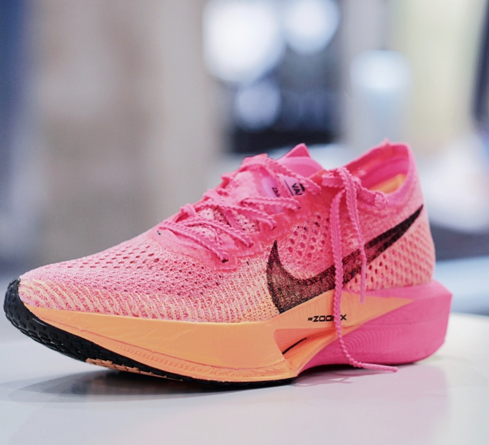 Nike zoomx vaporfly next pink clearance