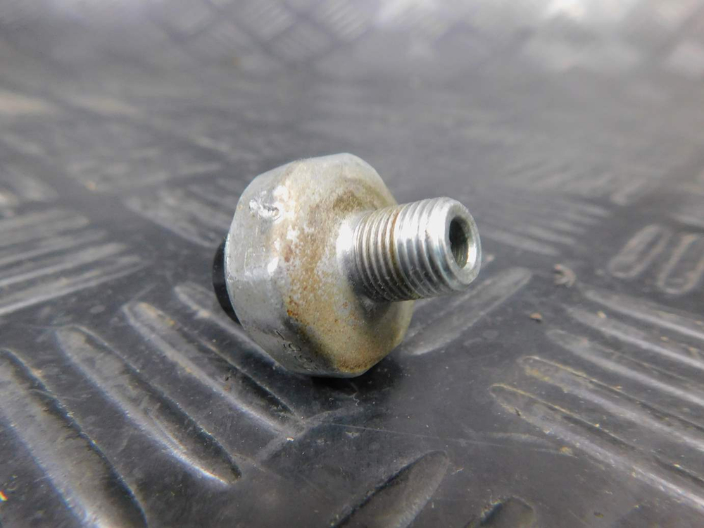 Датчик давления масла Kawasaki ZZR 400 98 053004