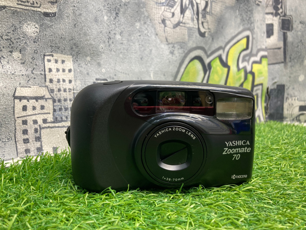 Yashica Zoomate 70