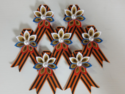 Брошь на 9 мая (Цветок и веточка) из георгиевской ленты