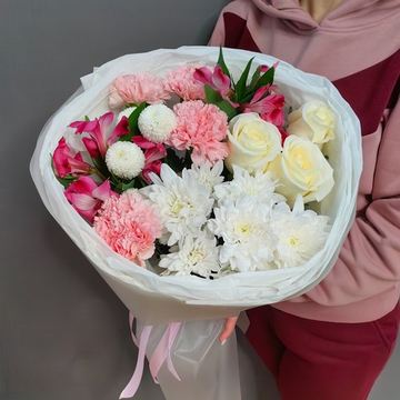 Авторский букет в нежной гамме