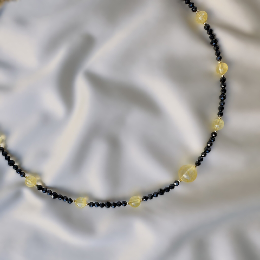 Чокер "Сияние силы" с цитрином и шпинелью