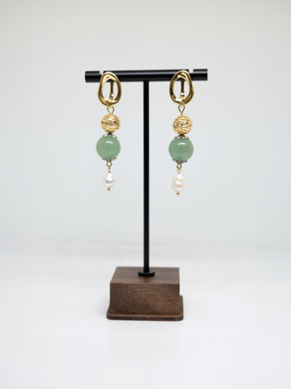 Серьги из авантюрина и жемчуга