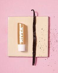 Dodaq üçün balzam \ Бальзам для губ \ Lip Balm Nivea Ванильный десерт