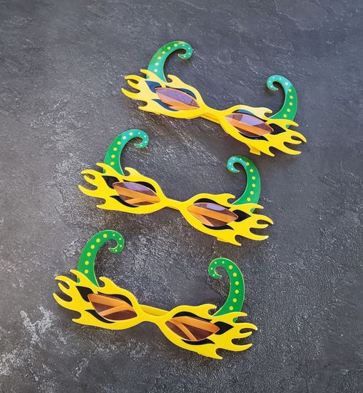 Очки Черт жёлтые с зелёным