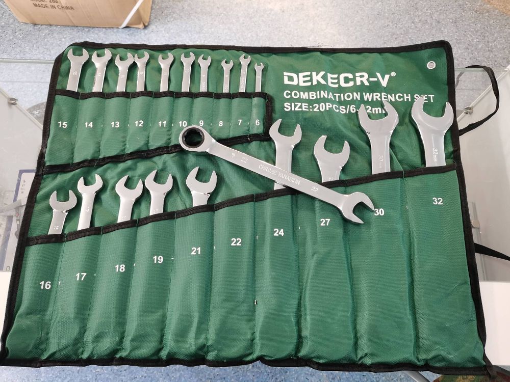 НЕТ - Набор гаечных ключей комбинированных 6-32мм 20 предметов в чехле скрутке DEKERCR-V