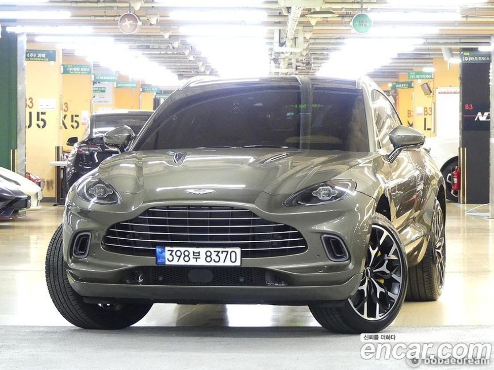 Aston Martin DBX 4.0 V8 (03.2021)