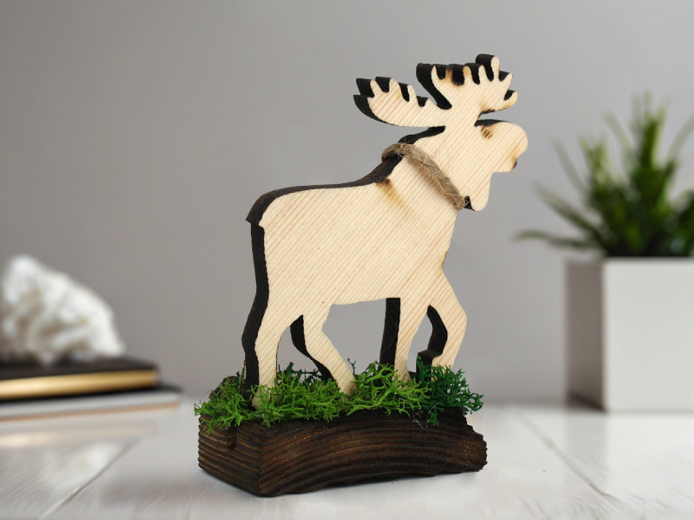 Сувенир из дерева "Лось. Сибирь-Урал"