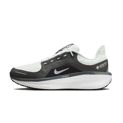 alt="Nike Air Winflo 11 GTX Wmns Black White FQ1359-004 женские с GORE-TEX вид сбоку на белом фоне"