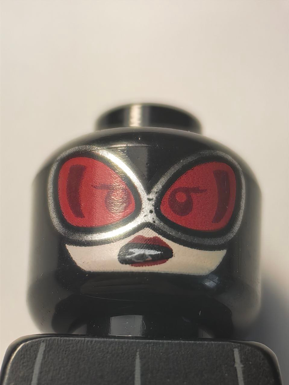 USED Женщина-кошка sh0595