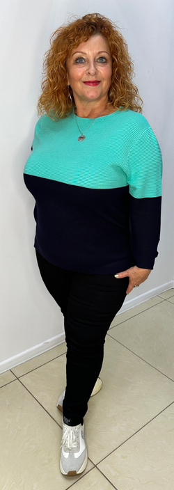 Джемпер комбинированной расцветки с бирюзовым верхом