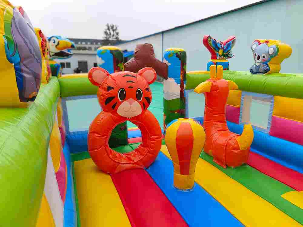 Коммерческий надувной батут «Звериная команда 3», 8*4*5 м