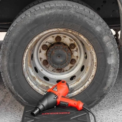 Гайковерт ударный электрический 1/2''(220-240V, 1010W, 500Нм) с комплектом головок (17, 19, 21, 22мм) FORCEKRAFT FK-F-03071