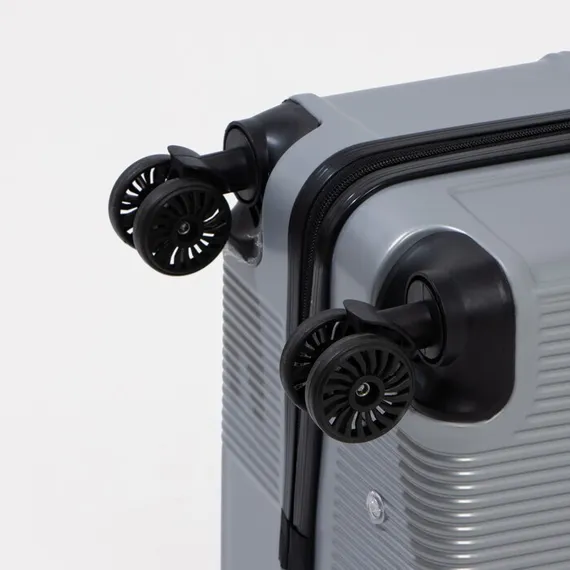 Чемодан маленький 24&quot; кодовый замок, цвет серебряный