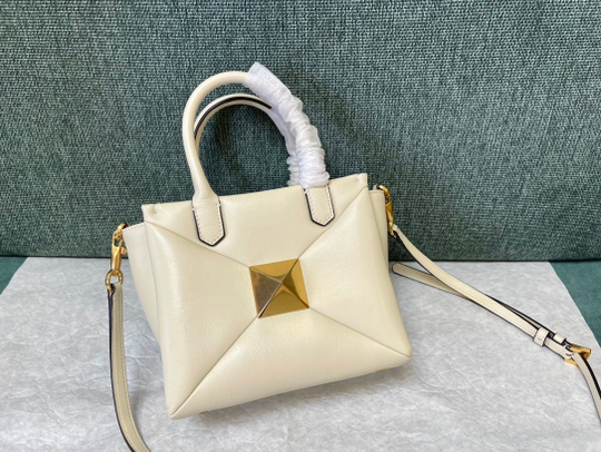 Valentino One Stud Bag 18 cm