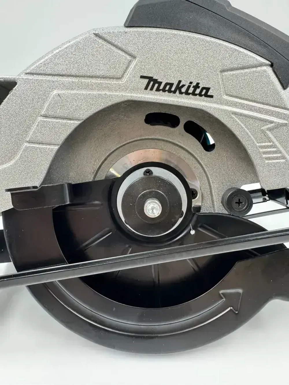 Makita Циркулярная пила дисковая электрическая сетевая с лазером 1650 Вт