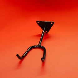 Держатель настенный для краскопульта усиленный с полимерным покрытием , кронштейн для инвентаря универсальный с тремя точками опоры Тяжелая Техника