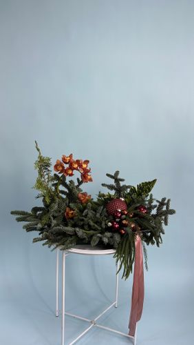 Новогодняя композиция из нобилиса и игрушек #66