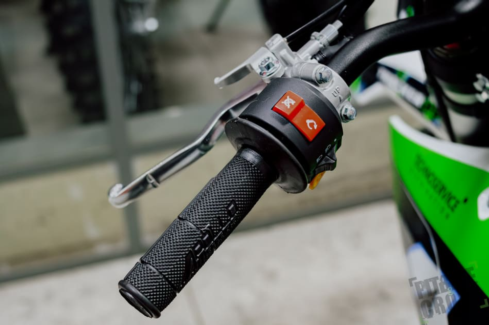 Мотоцикл кроссовый эндуро APOLLO Tracker 250LE