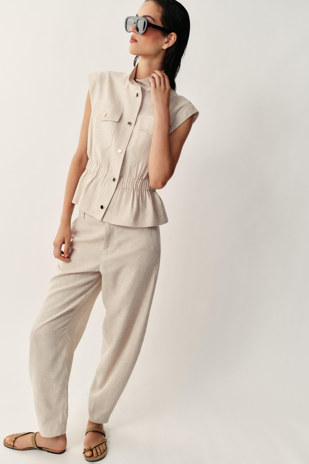 ZARA ЖИЛЕТ С КАРМАНАМИ И ЛЬНОМ, СВЕТЛО-БЕЖЕВЫЙ