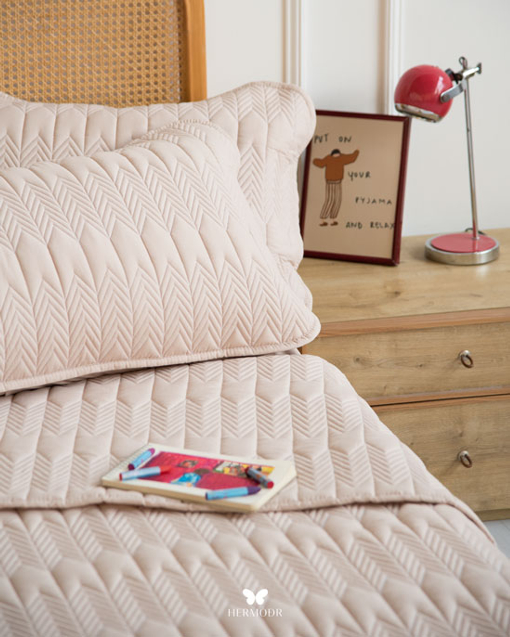 Комплект стеганного покрывала и 3 наволочек Kaj Nescafe Brown Hermodr 130220305 Иран