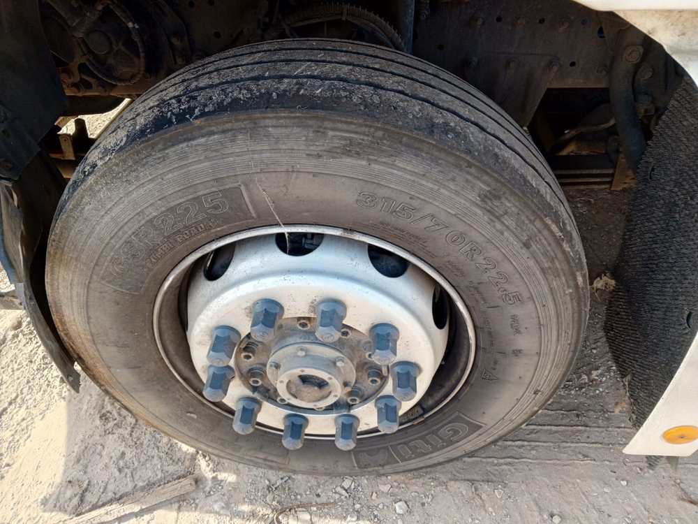 Foton AUMAN 4x2 Седельный тягач BJ4189SLFKA (Дизельный, 11,8 л, 470 л.с. АТ)