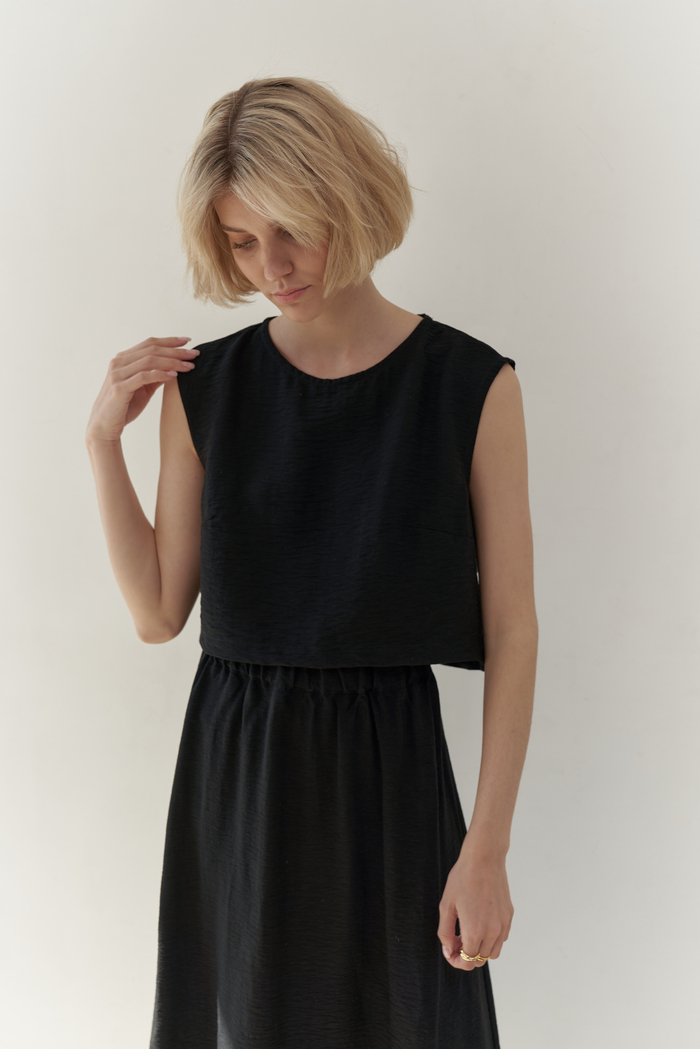 Топ с удлиненной спинкой