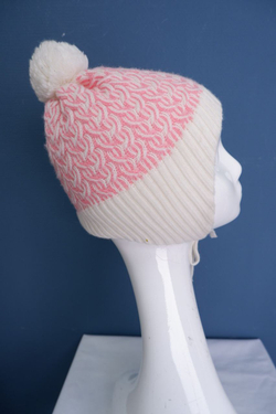 Шапка Futurino с помпоном на 3-4 года