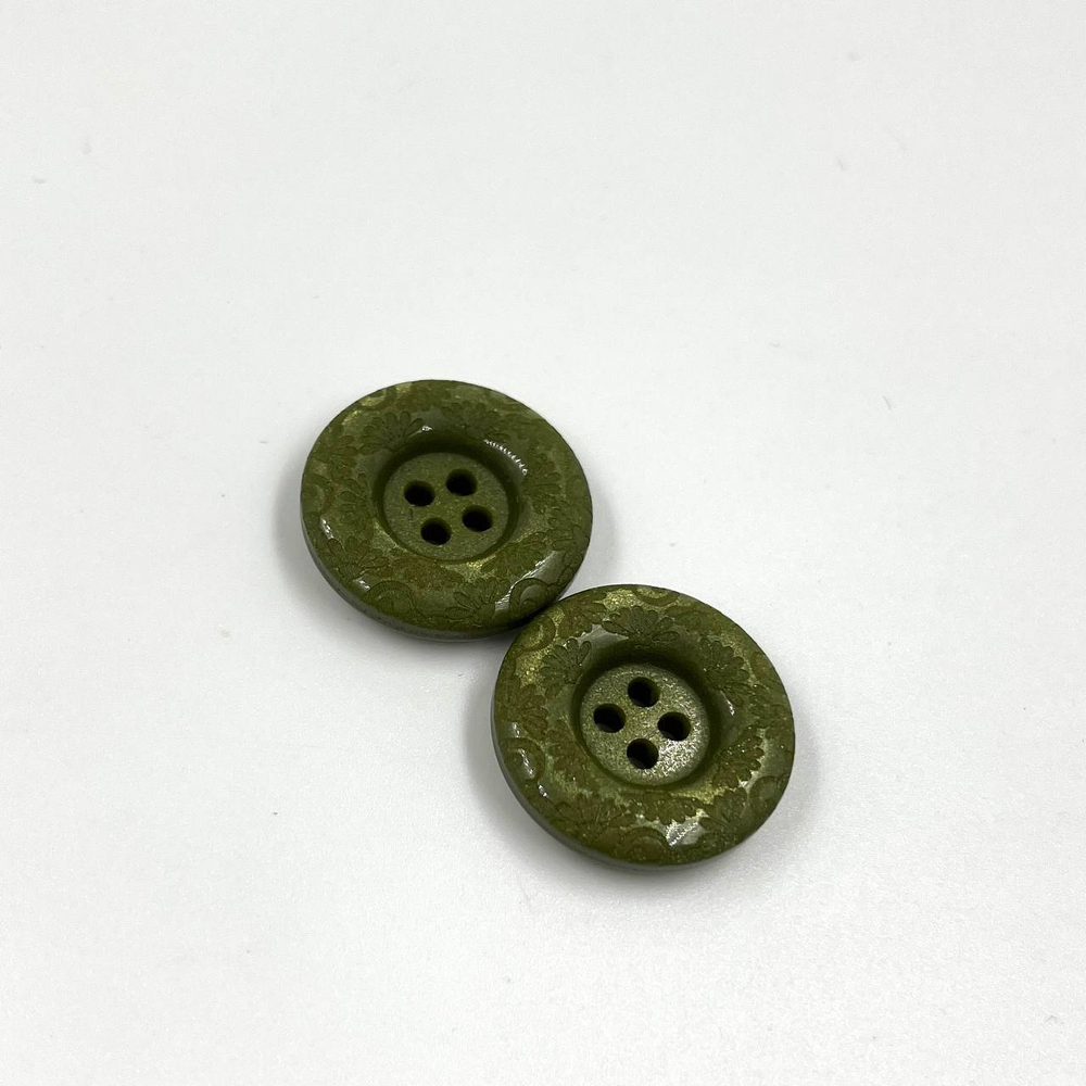 Пуговицы зеленый радужный блеск с цветами