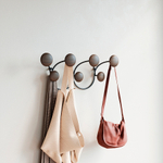 Вешалка настенная dotsy, черная/орех