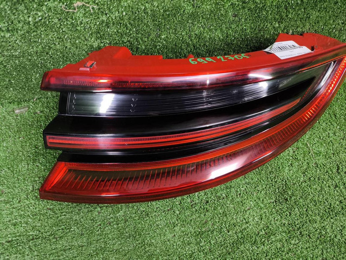 Фонарь правый внешний Porsche Macan (2014-2018)