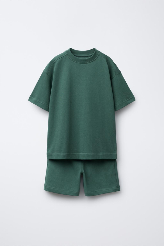 ZARA КОМПЛЕКТ ИЗ ФУТБОЛКИ И БЕРМУДОВ, МЯГКИЙ ЗЕЛЕНЫЙ