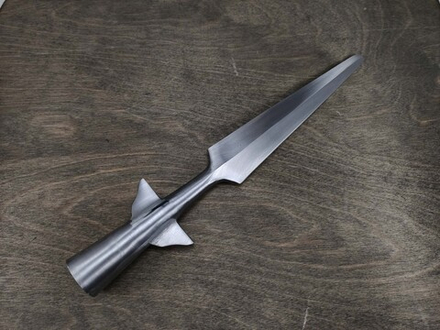 Копьё ромбовидное крылатое