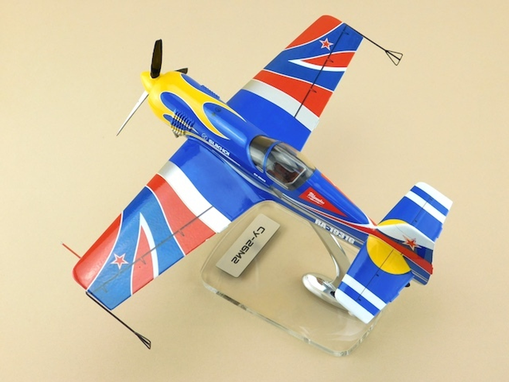 Модель самолета Су-26М2 (М1:30)