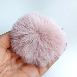 Помпон из искусственного меха "Пудровый" d=7 см