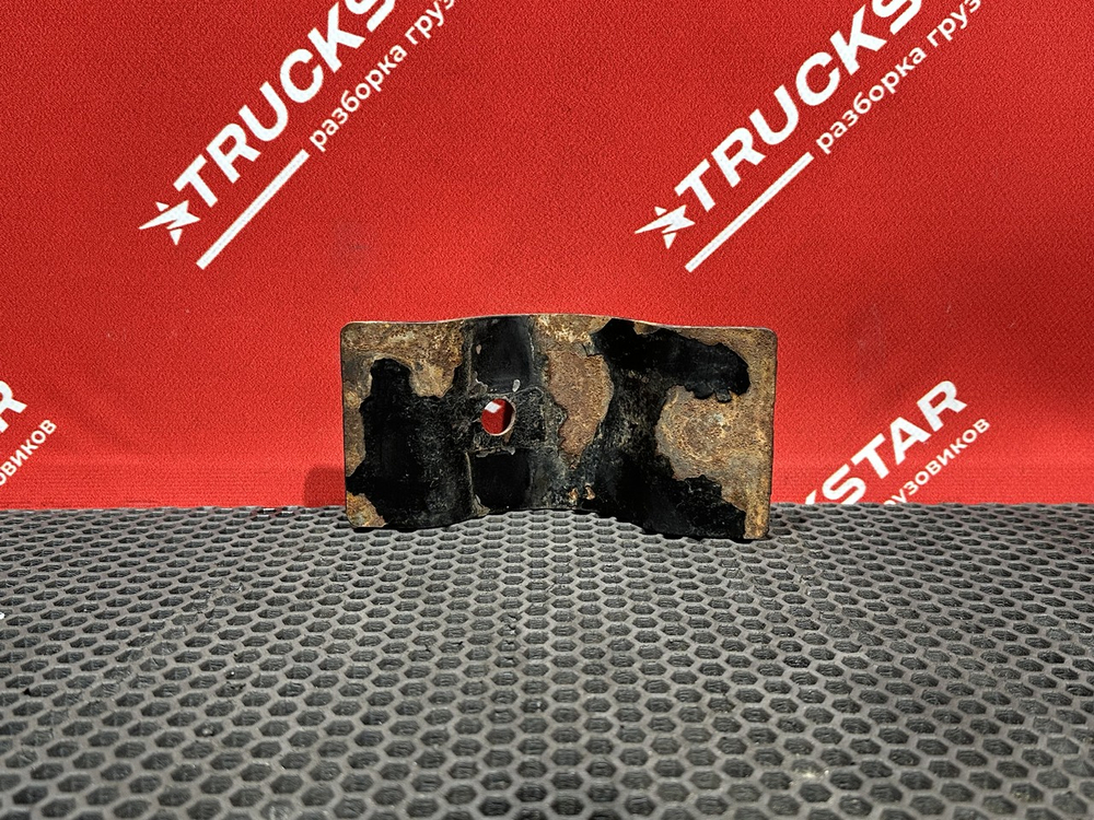 Кронштейн крыла заднего